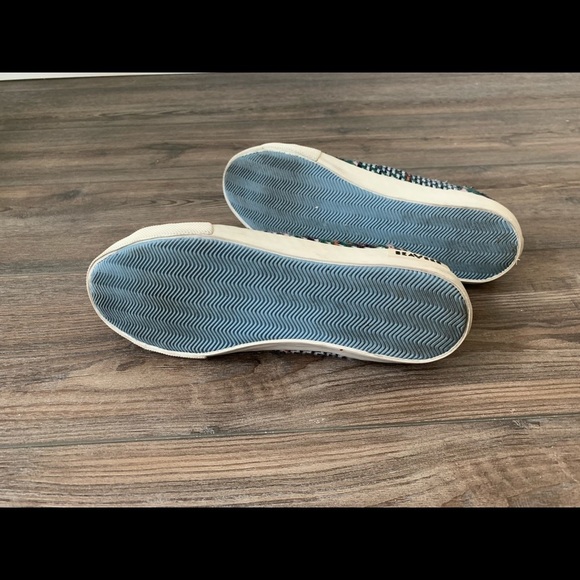 shoes - Picture 7 of 9